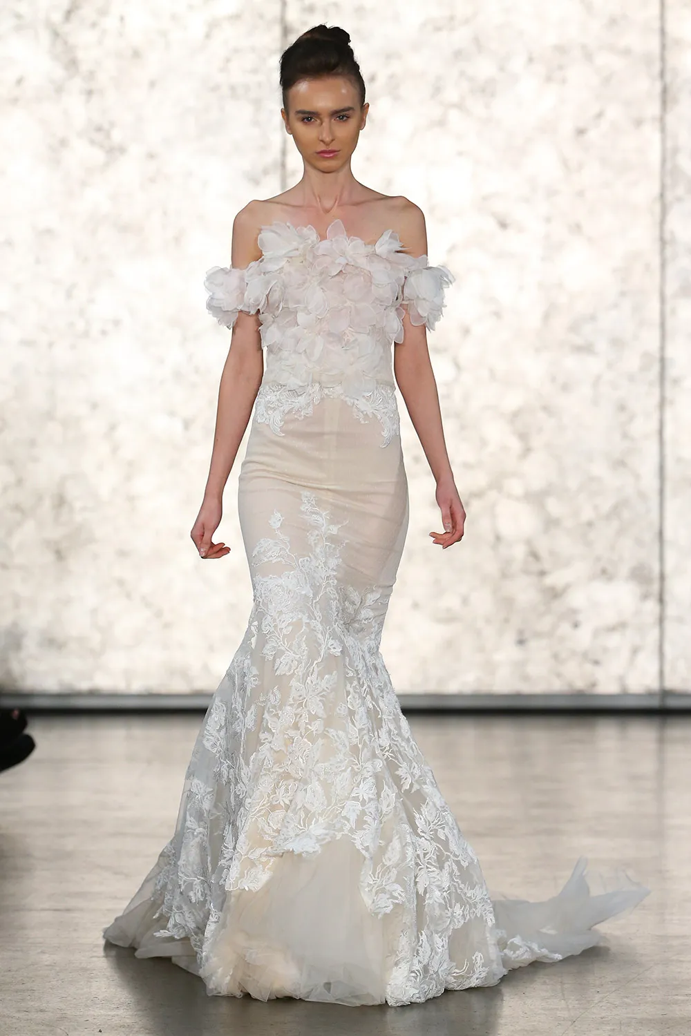 Inbal Dror Fall 2016 Collection. theweddingnotebook.com