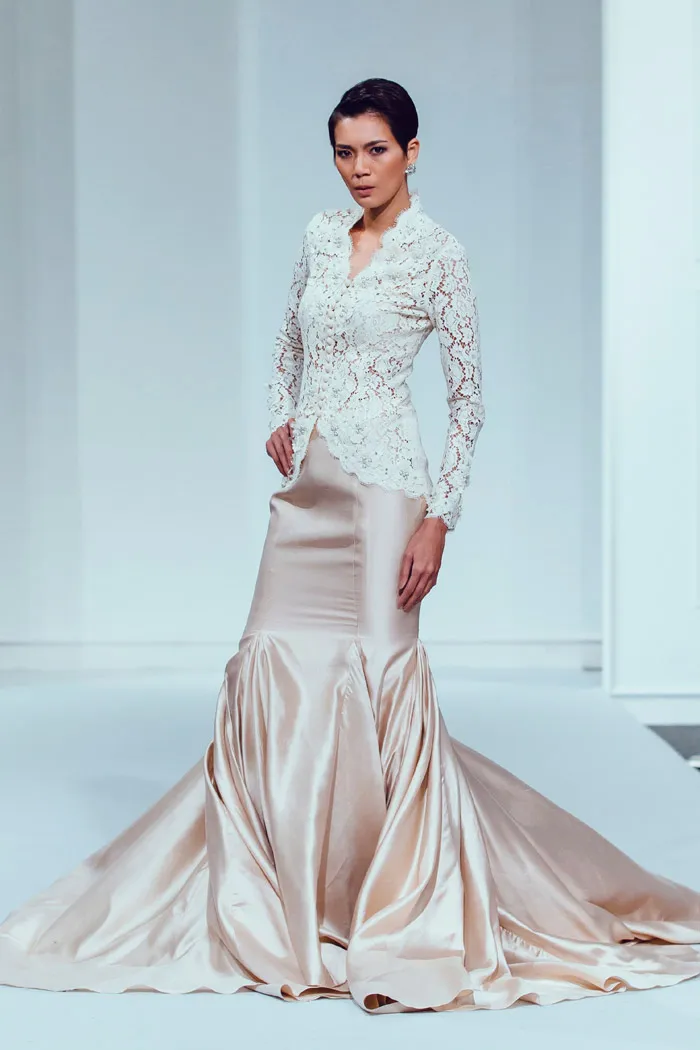 Photo by Funkydali/WAF. Innai Red 2015 Bridal Collection. theweddingnotebook.com