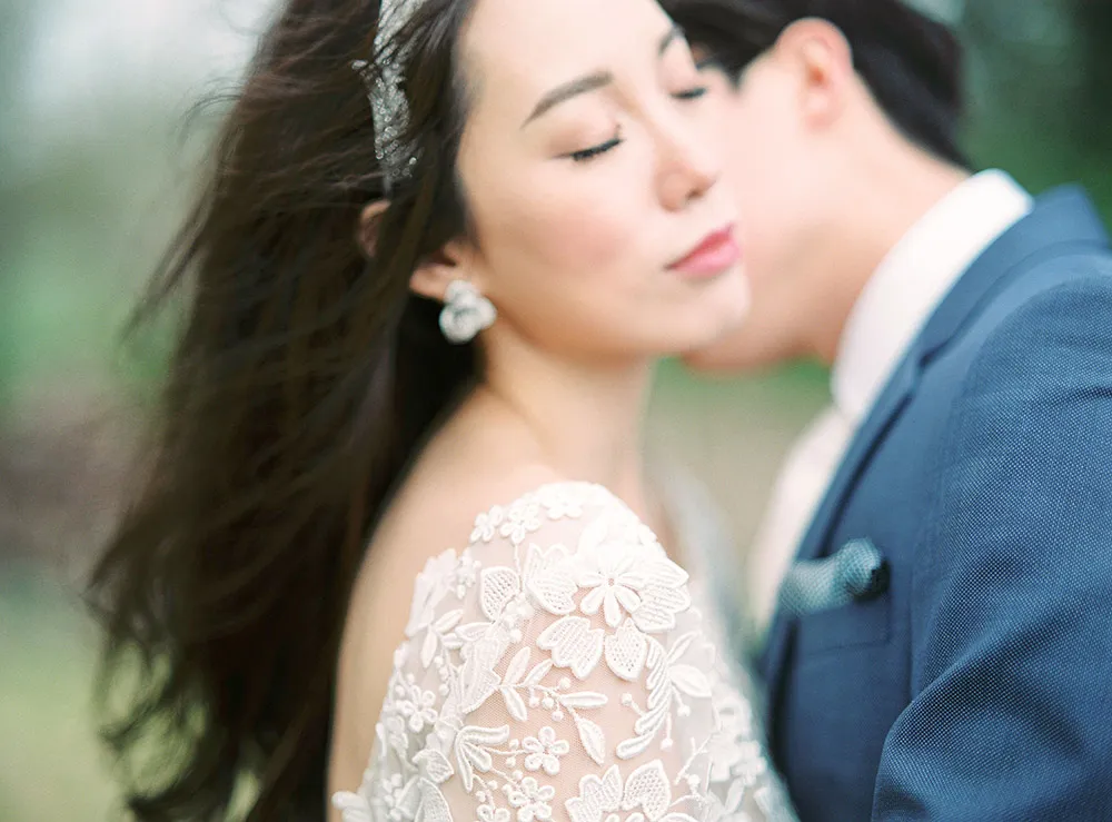 Photo by Ben Yew Photography. theweddingnotebook.com