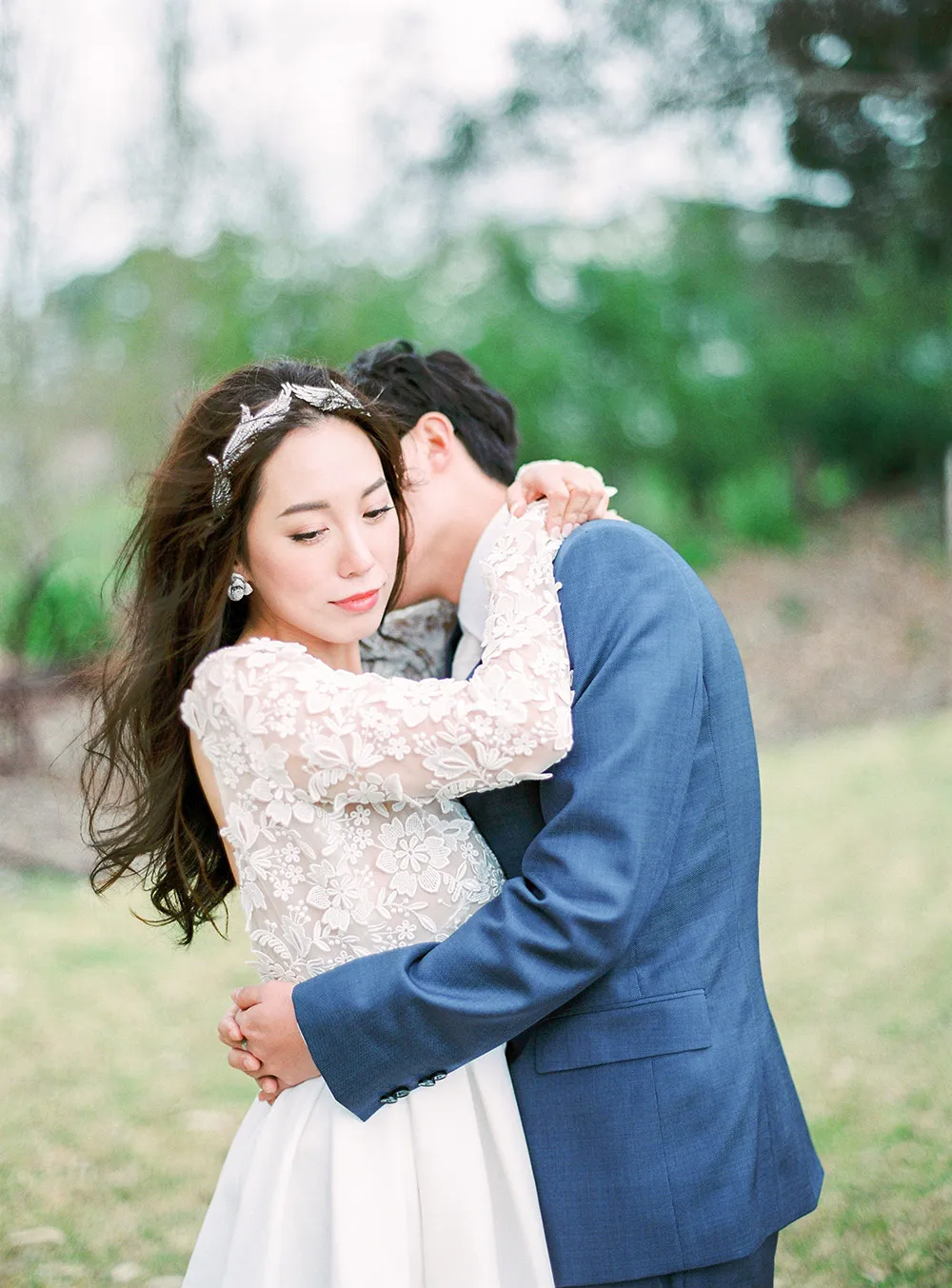 Photo by Ben Yew Photography. theweddingnotebook.com