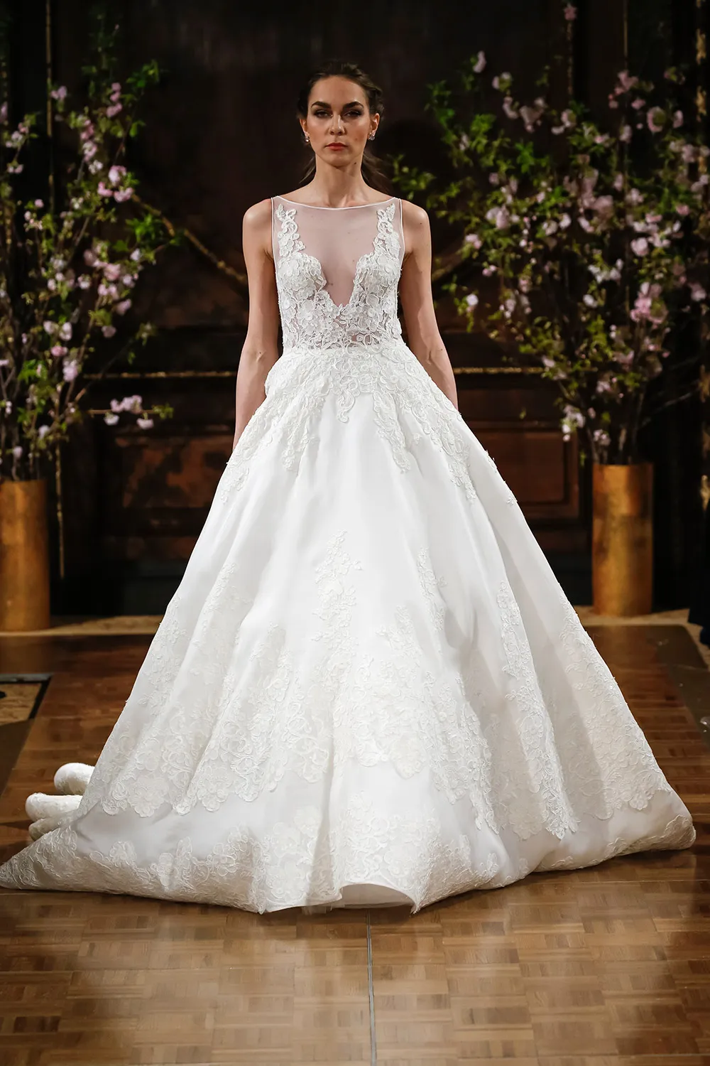 Robyn - Isabelle Armstrong Spring 2017 Bridal Collection. theweddingnotebook.com