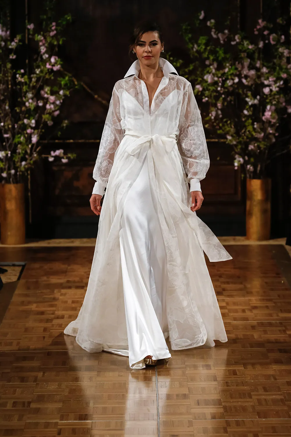 Drew - Isabelle Armstrong Spring 2017 Bridal Collection. theweddingnotebook.com