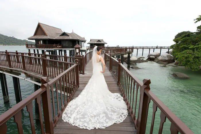 JohnPoh Photography. theweddingnotebook.com