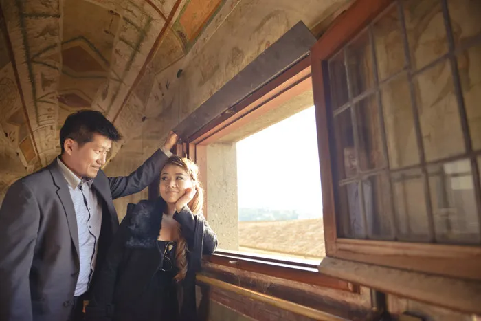 Destination bridal portraits in Rome. Andrew Yep Photographie. theweddingnotebook.com