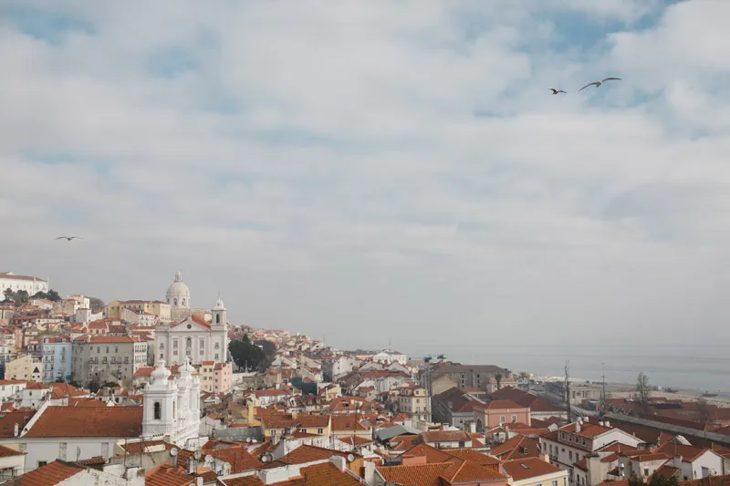 Photo by Hugo Coelho Fotografia. theweddingnotebook.com