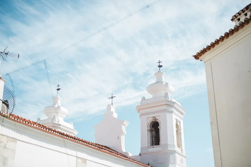 Lisbon, Portugal. Photo by Hugo Coelho Fotografia. theweddingnotebook.com