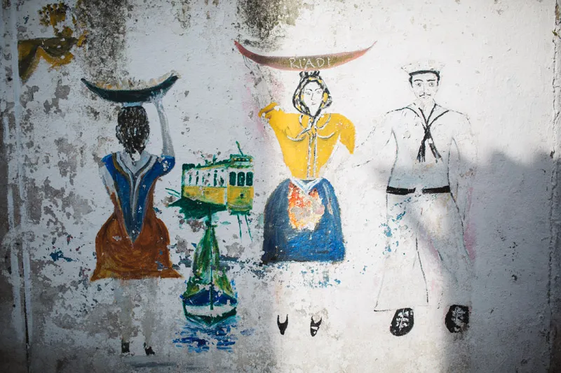 Photo by Hugo Coelho Fotografia. theweddingnotebook.com