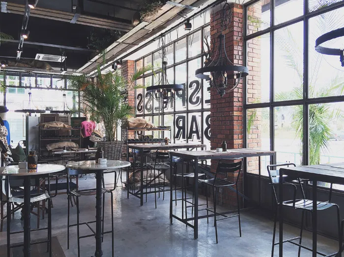 station18-m-boutique1