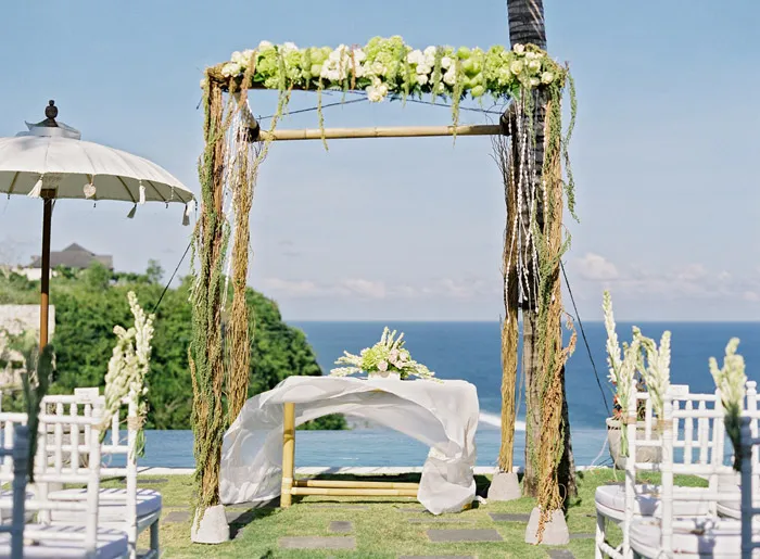 Wedding at Semara Resort in Uluwatu. Vicki Grafton Photography. theweddingnotebook.com