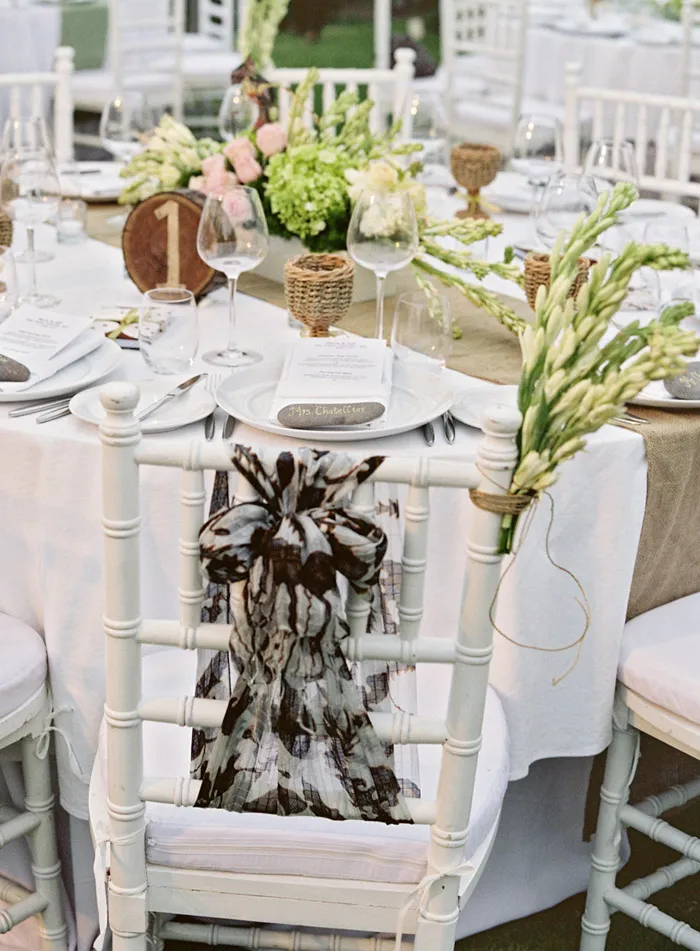 Table centrepiece. Vicki Grafton Photography. theweddingnotebook.com