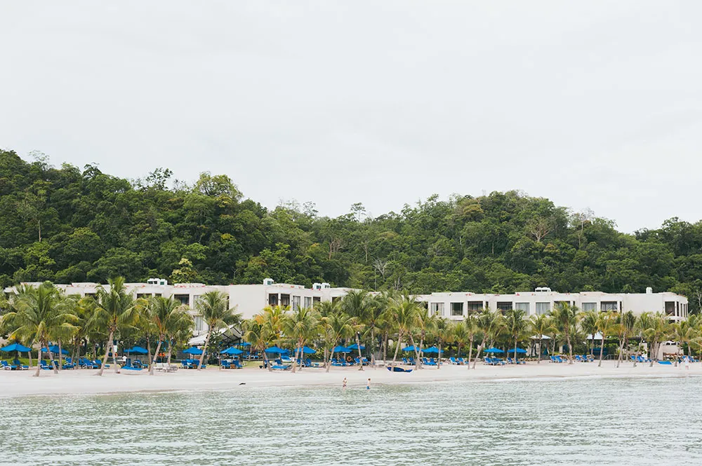 Wedding at St Regis Langkawi. Photography by Inlight Photos. theweddingnotebook.com