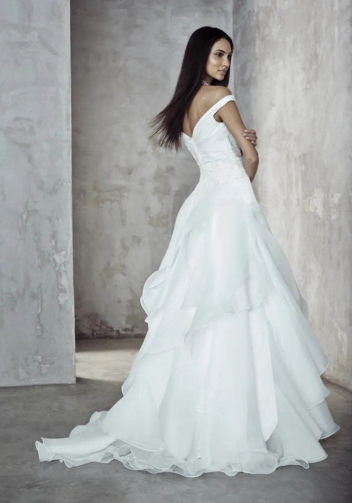 Melinda Looi 2015 Bridal Collection. theweddingnotebook.com