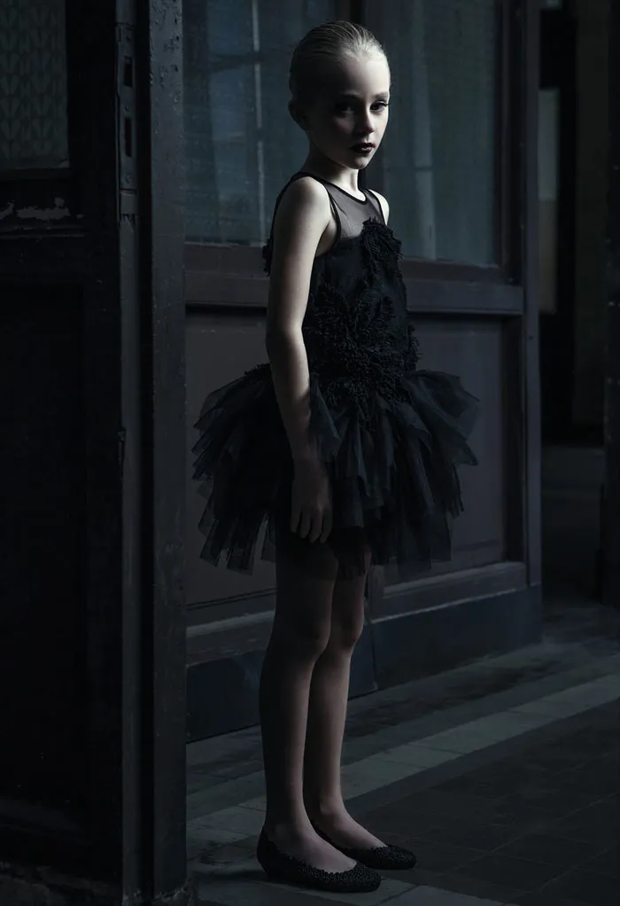 Mischka Oaki Fall Winter 2013 Collection. theweddingnotebook.com