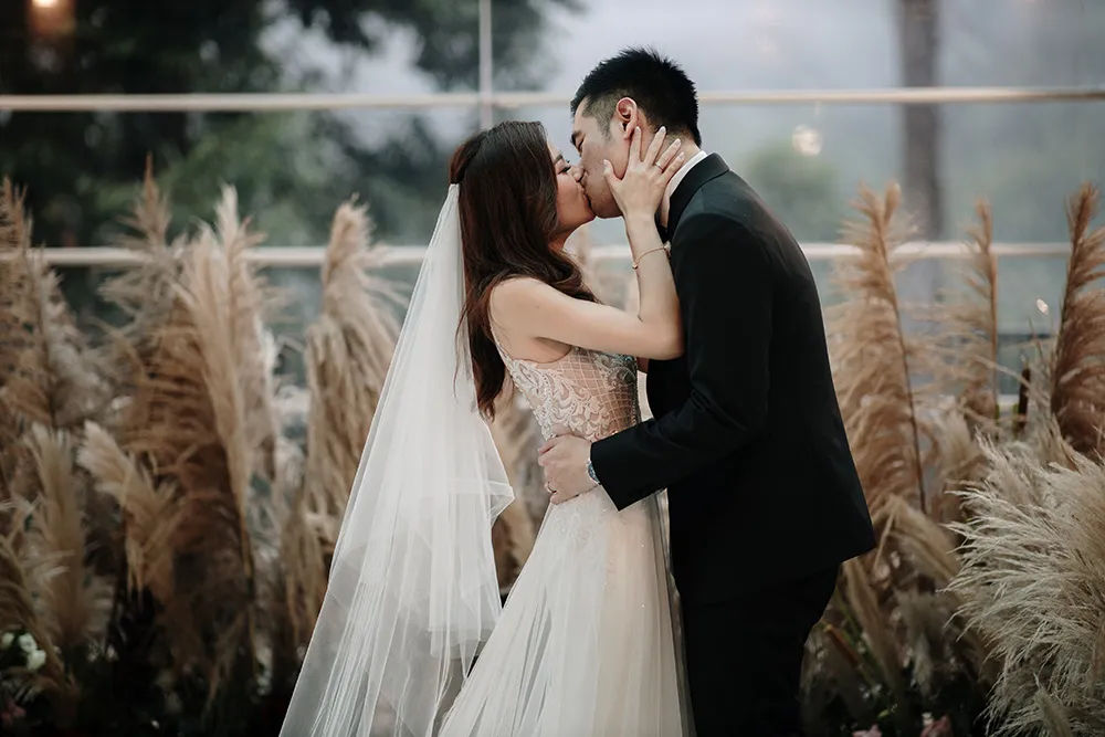 Adam Ong Photography. theweddingnotebook.com