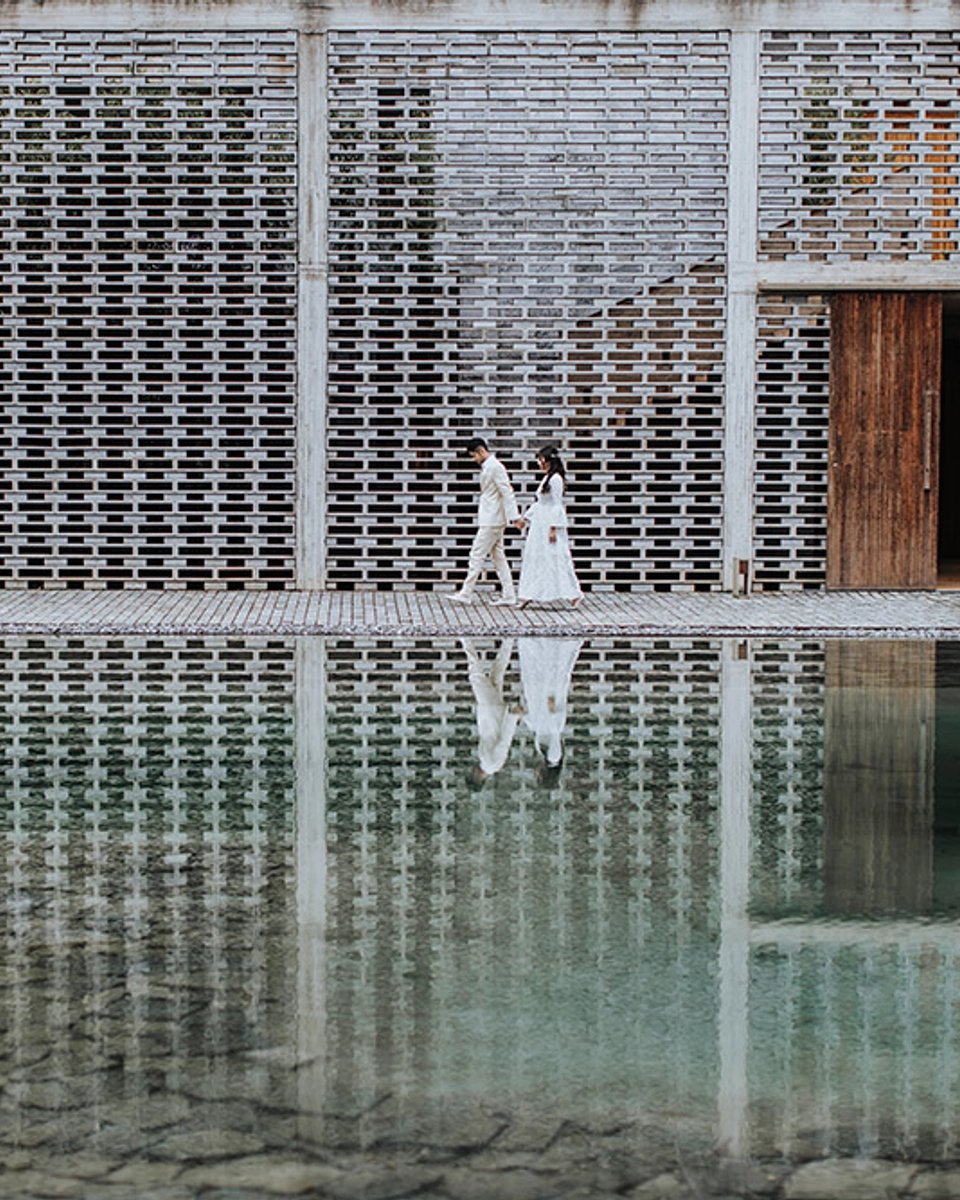 Modern Oriental Bridal Portraits at Alila Yangshuo, China
