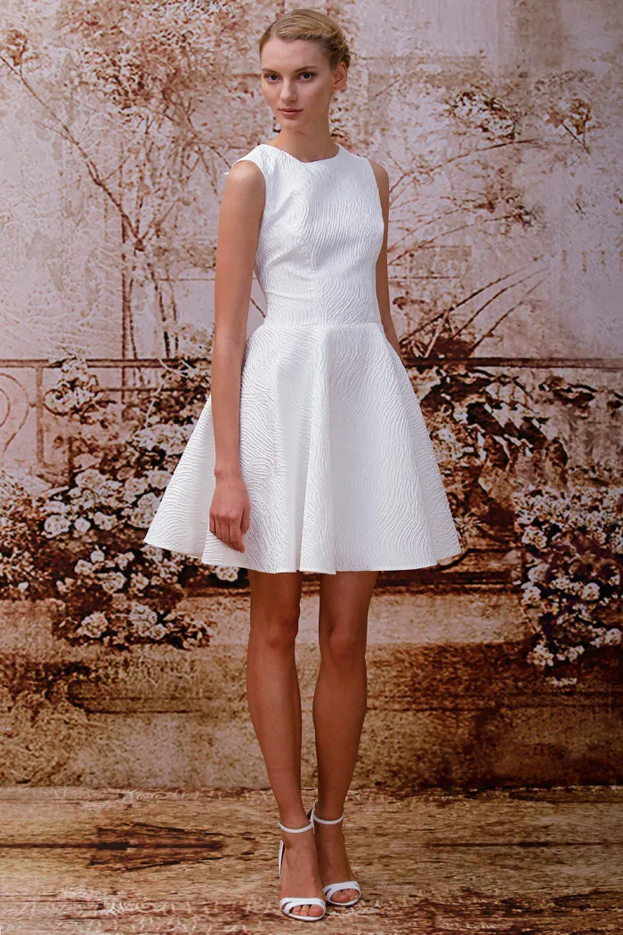 Monique Lhuillier Fall 2014 Bridal Collection. theweddingnotebook.com