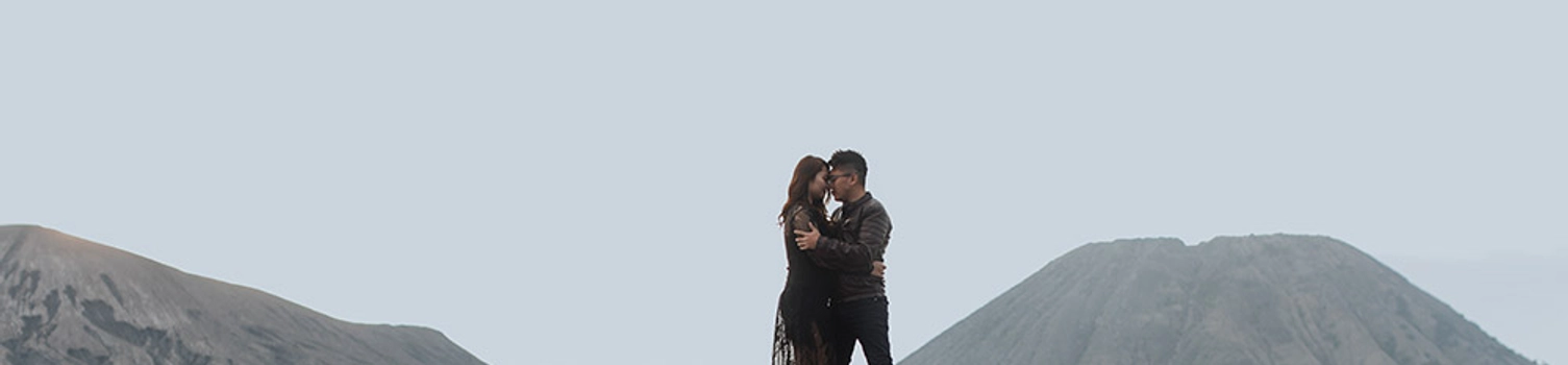 Moody, Grungy and Cool Bridal Portraits at Mount Bromo