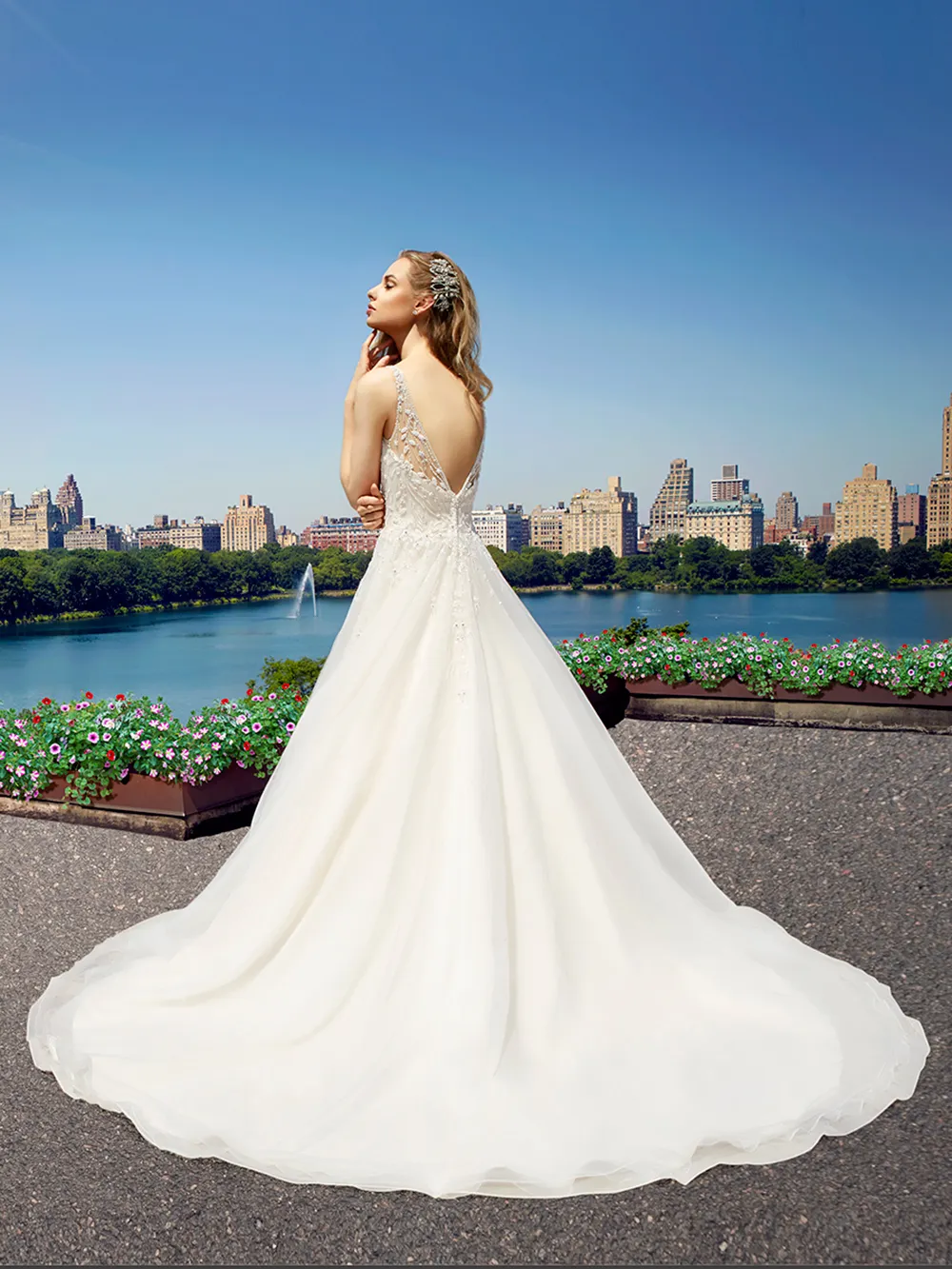 Moonlight Couture – Moonlight Bridal Spring 2017 Collection. theweddingnotebook.com