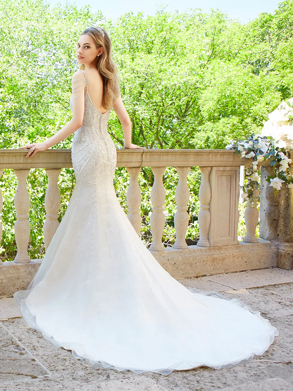 Moonlight Couture – Moonlight Bridal Spring 2017 Collection. theweddingnotebook.com