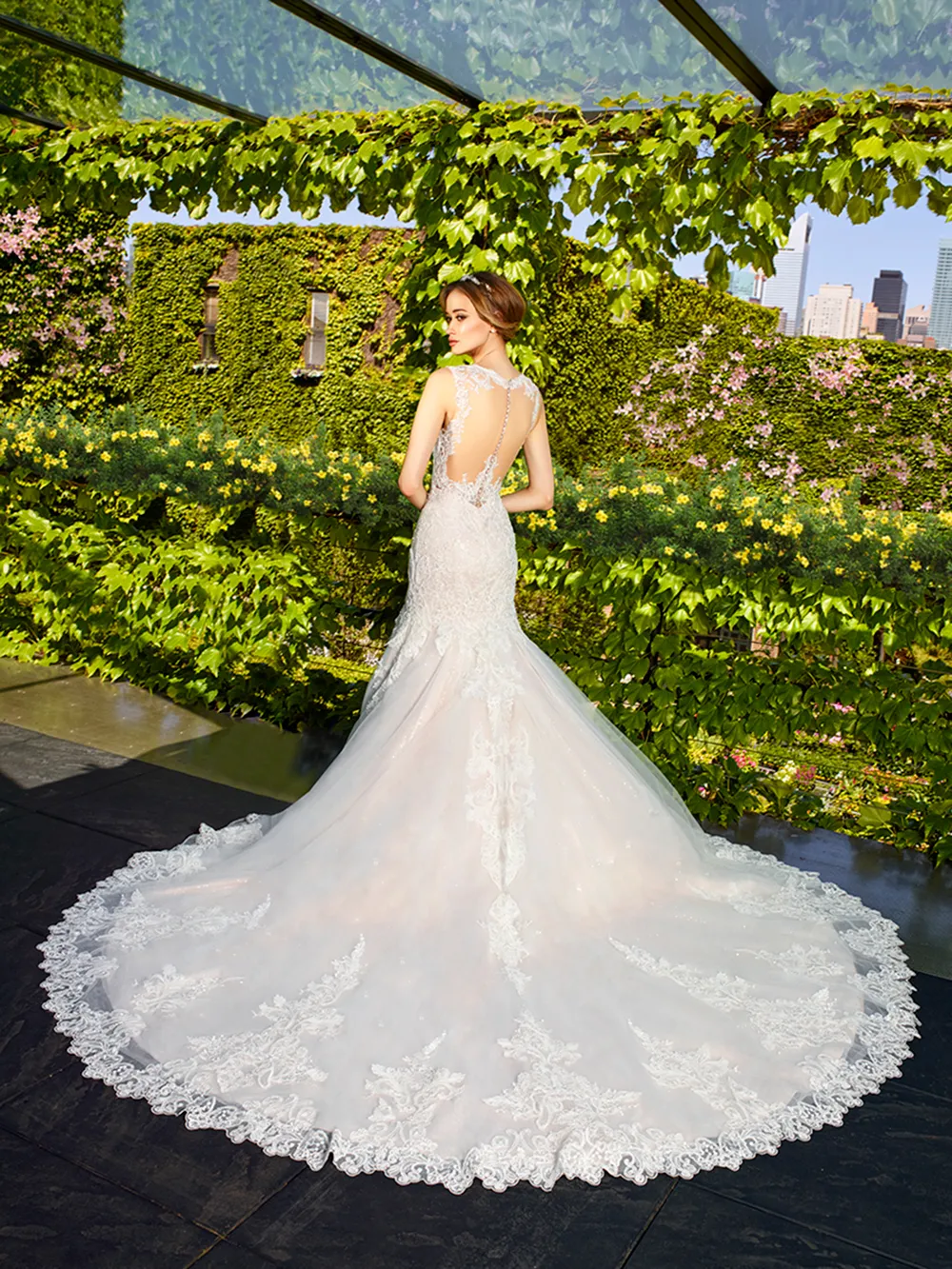 Moonlight Couture – Moonlight Bridal Spring 2017 Collection. theweddingnotebook.com