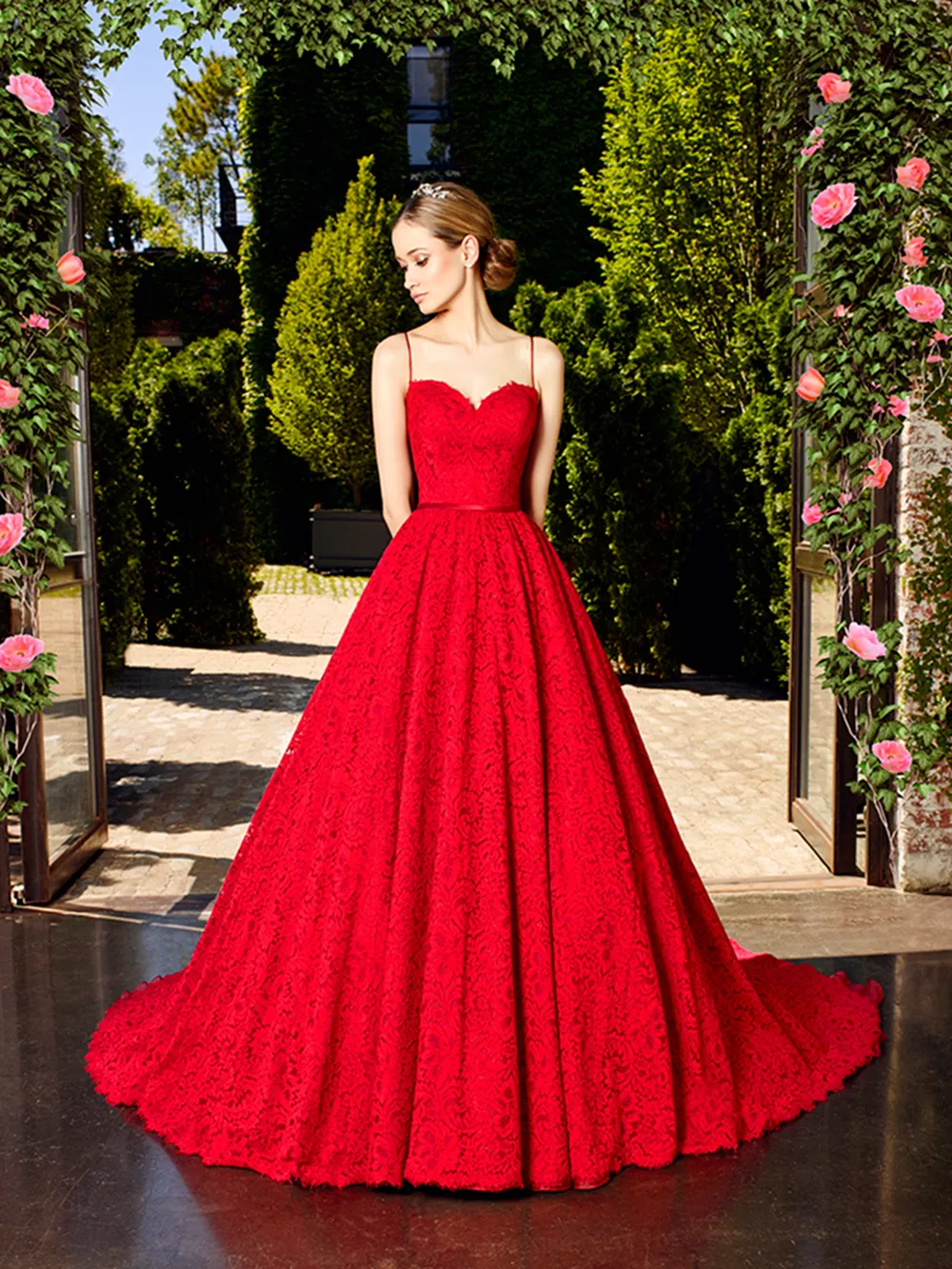 Moonlight Couture – Moonlight Bridal Spring 2017 Collection. theweddingnotebook.com