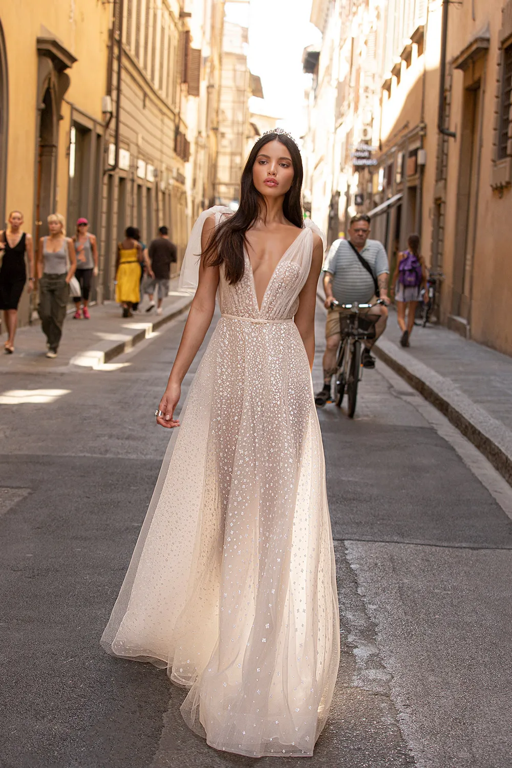 Muse by Berta Bridal Fall 2020-Collection. theweddingnotebook.com