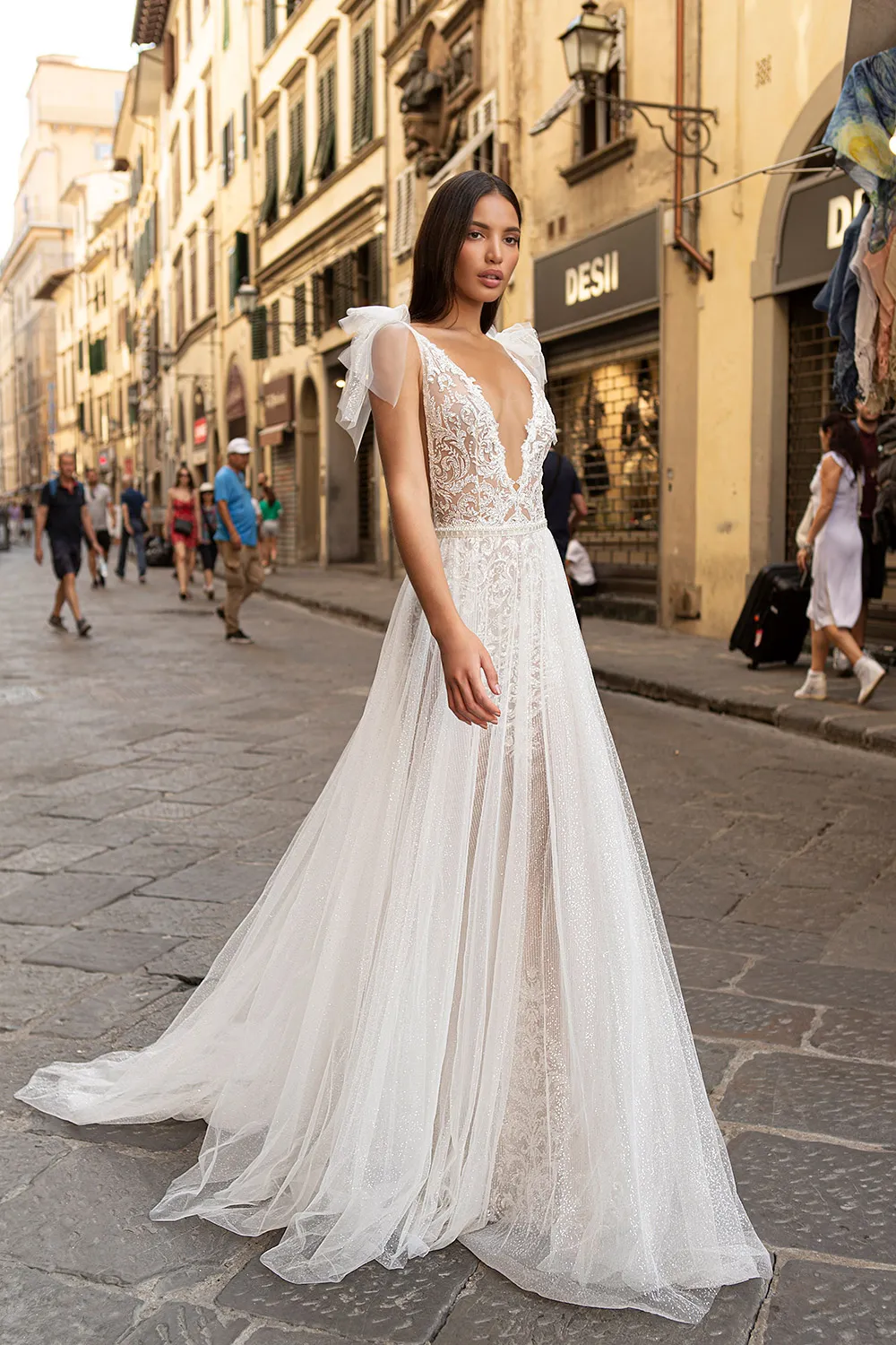 Muse by Berta Bridal Fall 2020-Collection. theweddingnotebook.com