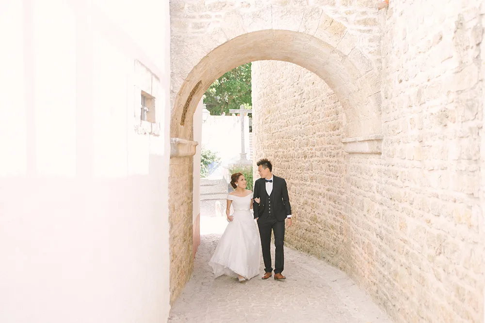 Photo by Savour Productions. theweddingnotebook.com