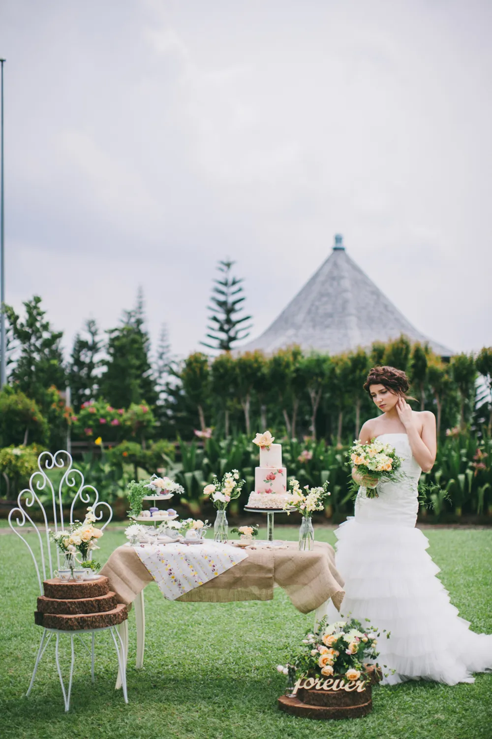 Photo by Memoir Click Studio. theweddingnotebook.com