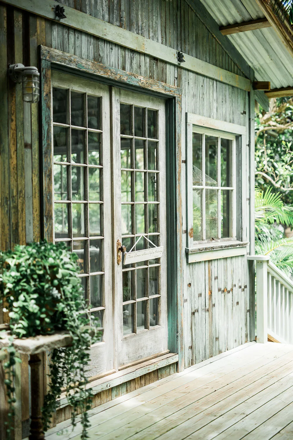 Photo by Enmuse Photography. theweddingnotebook.com