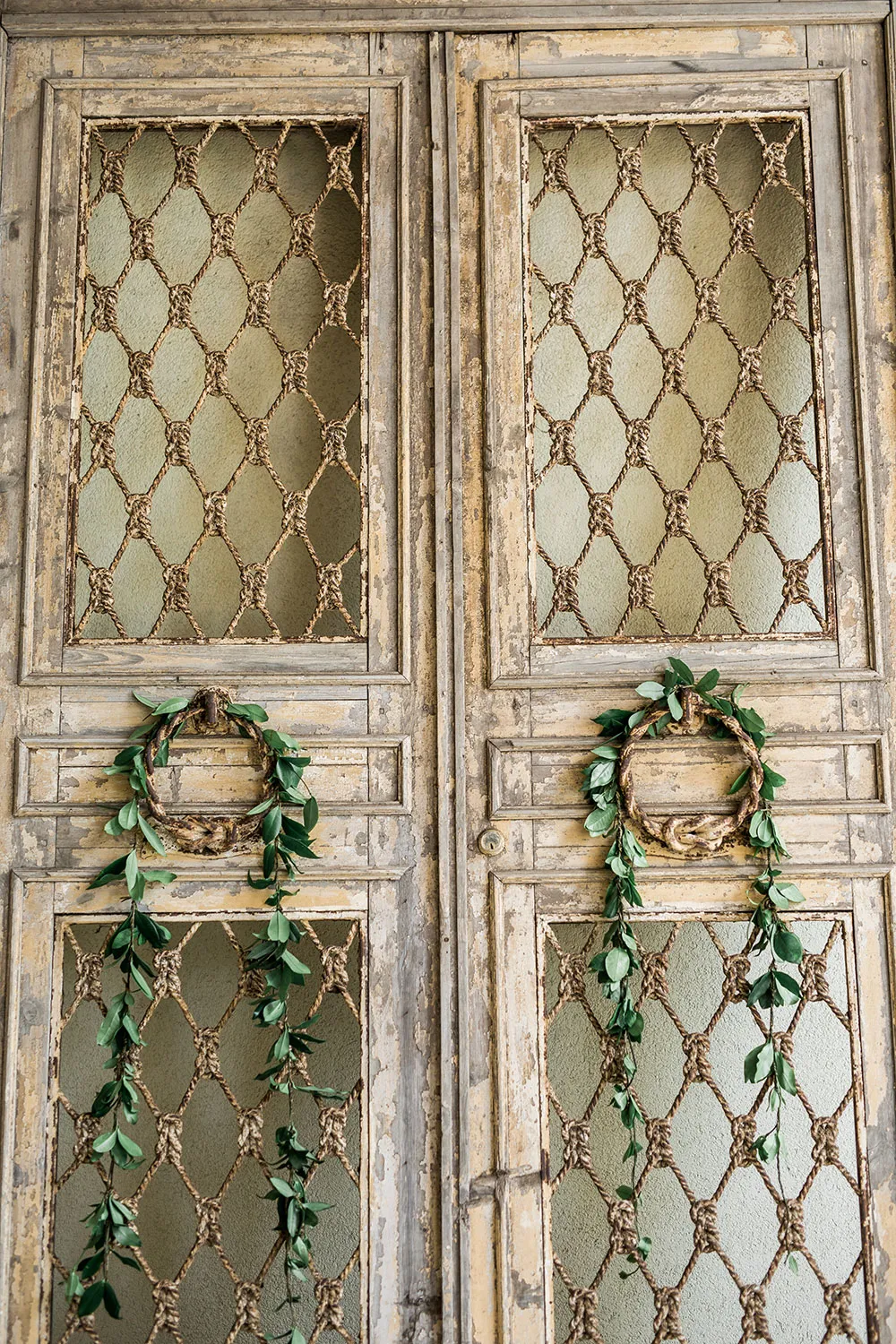 Photo by Enmuse Photography. theweddingnotebook.com