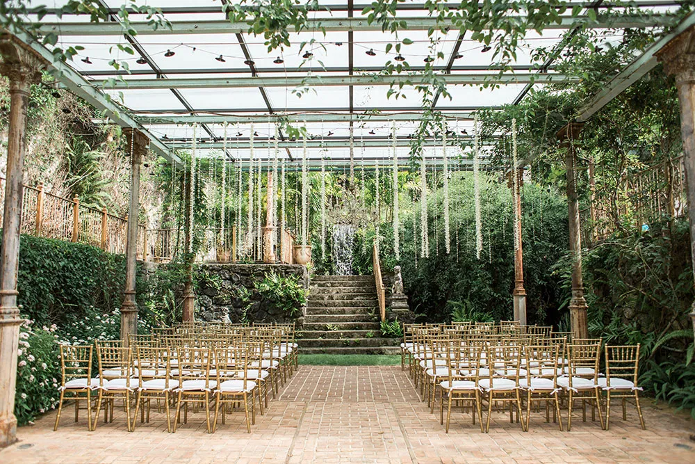 Photo by Enmuse Photography. theweddingnotebook.com