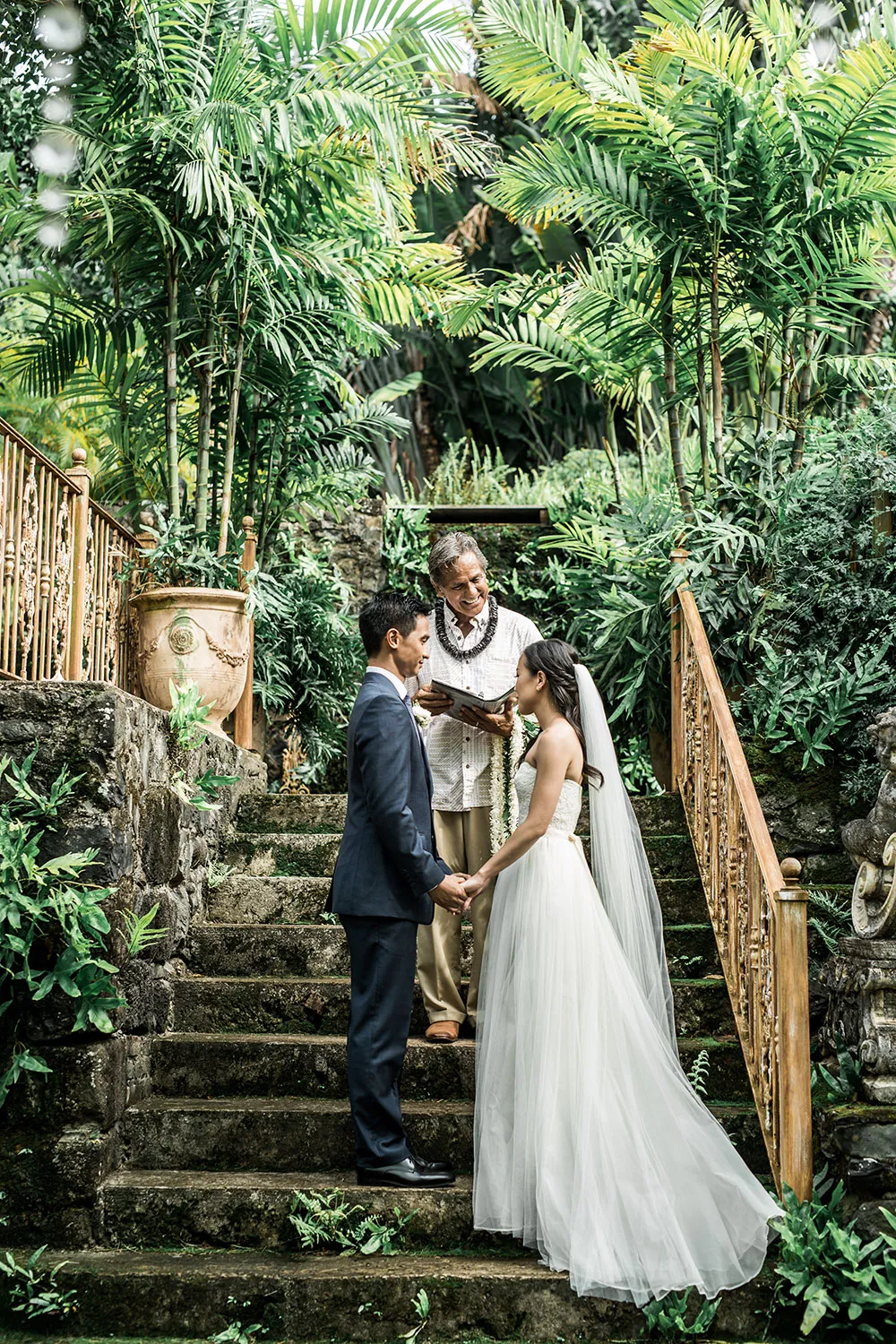 Photo by Enmuse Photography. theweddingnotebook.com