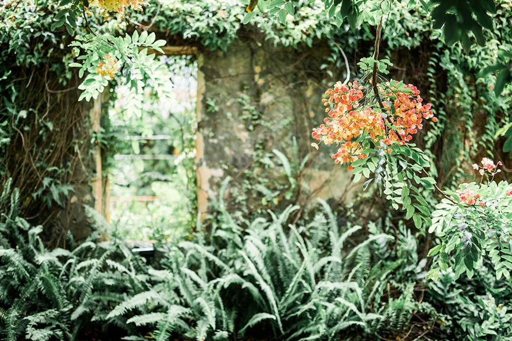 Photo by Enmuse Photography. theweddingnotebook.com