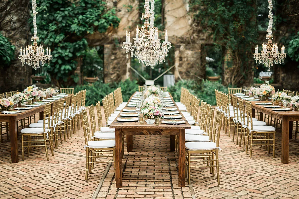 Photo by Enmuse Photography. theweddingnotebook.com