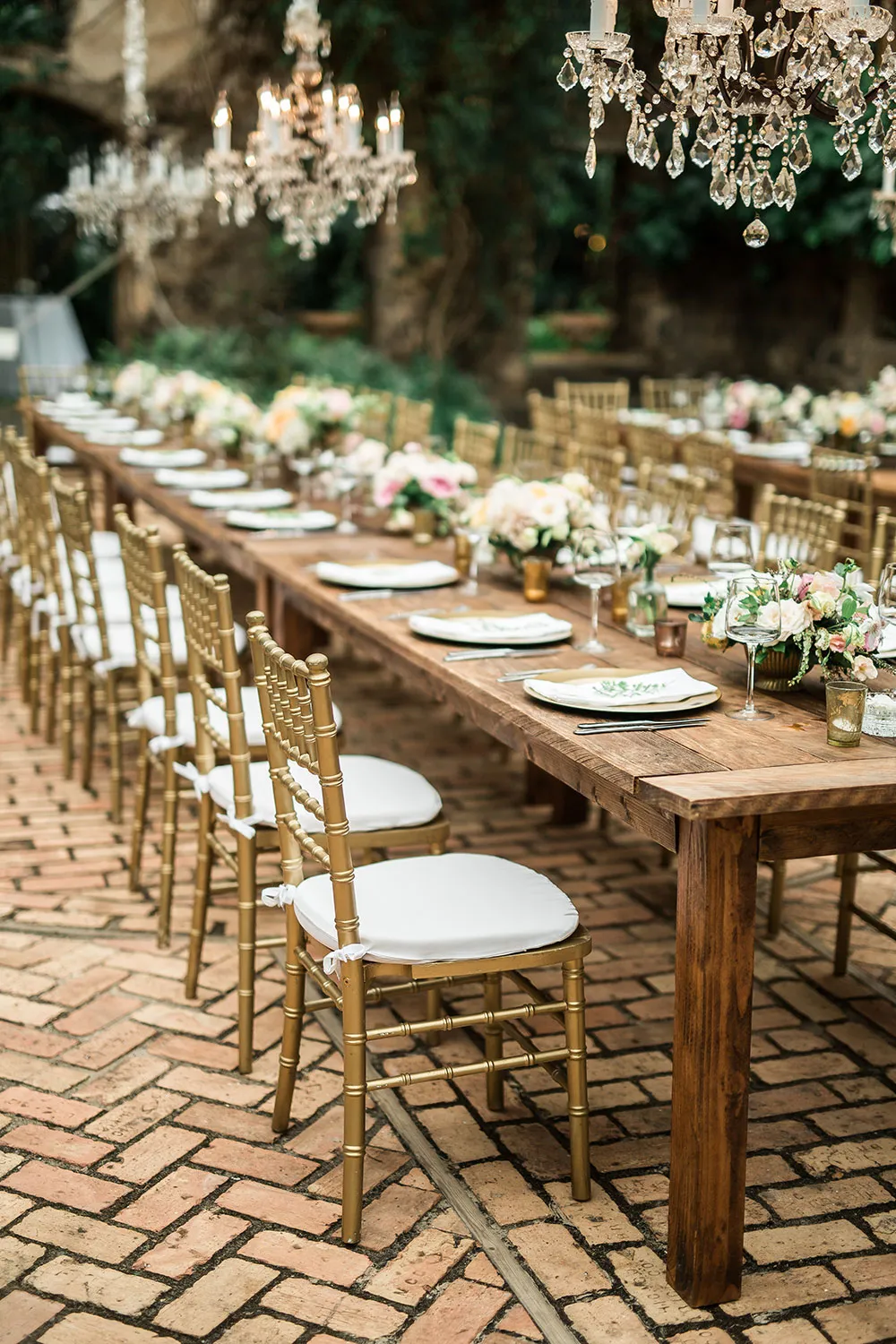 Photo by Enmuse Photography. theweddingnotebook.com