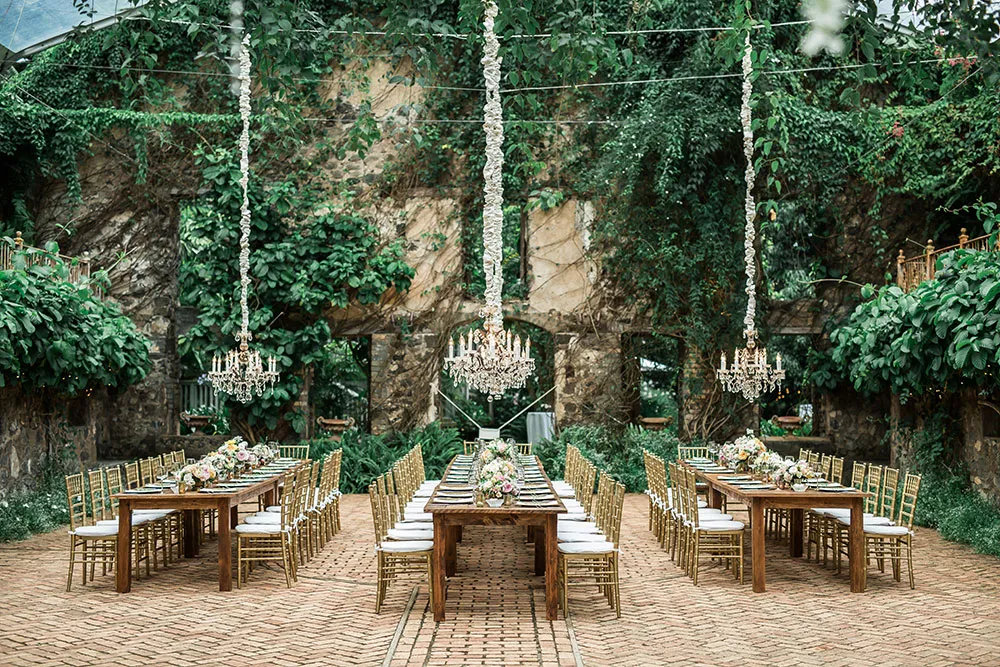 Photo by Enmuse Photography. theweddingnotebook.com