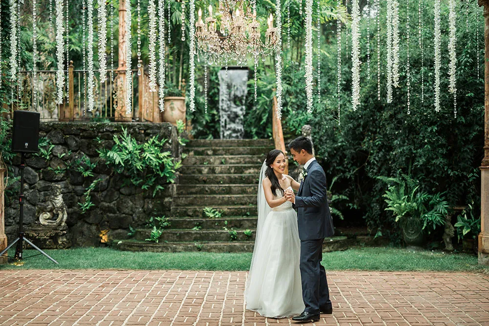 Photo by Enmuse Photography. theweddingnotebook.com