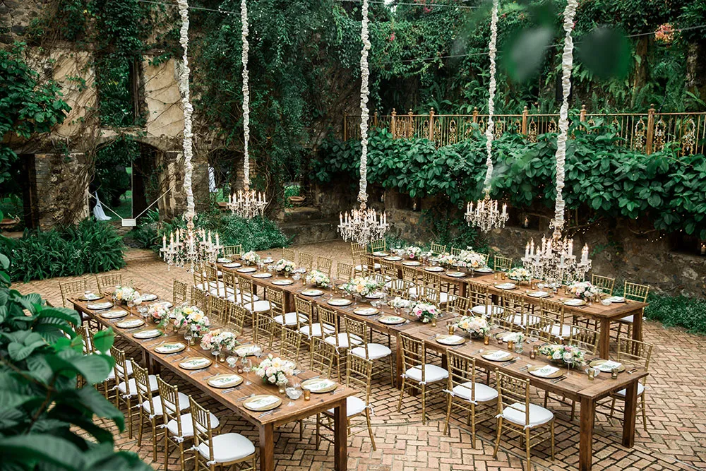 Photo by Enmuse Photography. theweddingnotebook.com