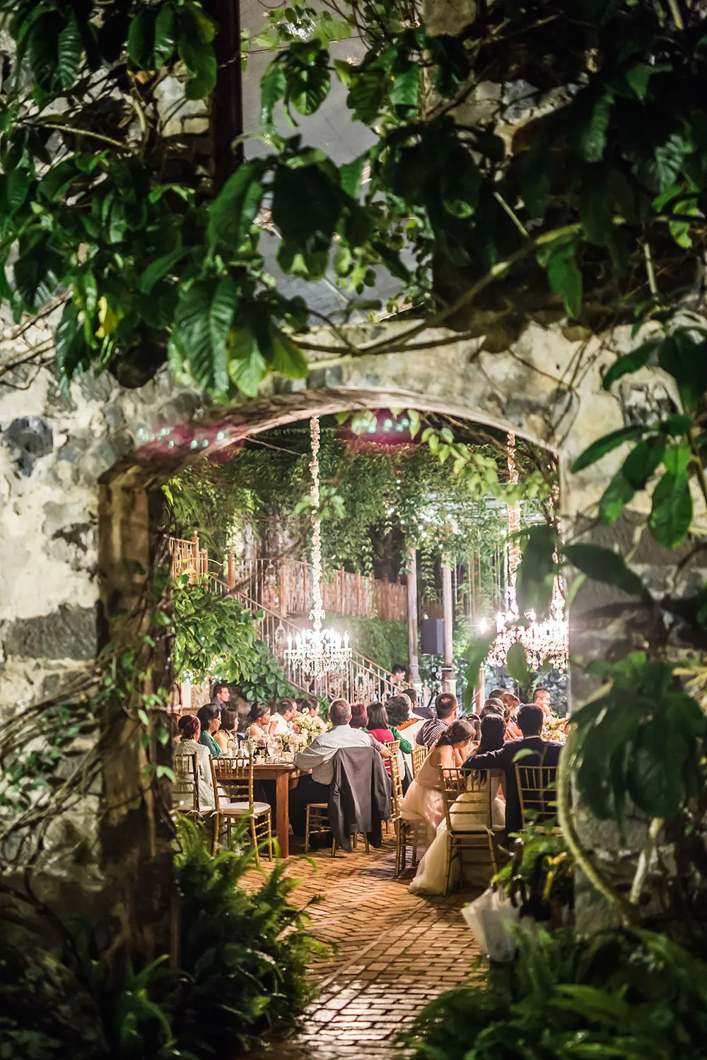 Photo by Enmuse Photography. theweddingnotebook.com