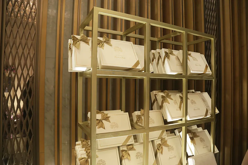 Morden Photography. theweddingnotebook.com