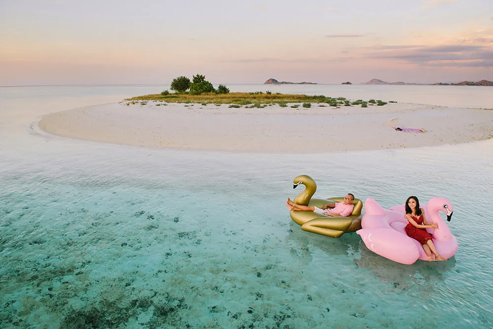 Photo by Gusde Photography. p://theweddingnotebook.com