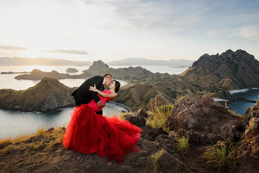 Photo by Gusde Photography. p://theweddingnotebook.com