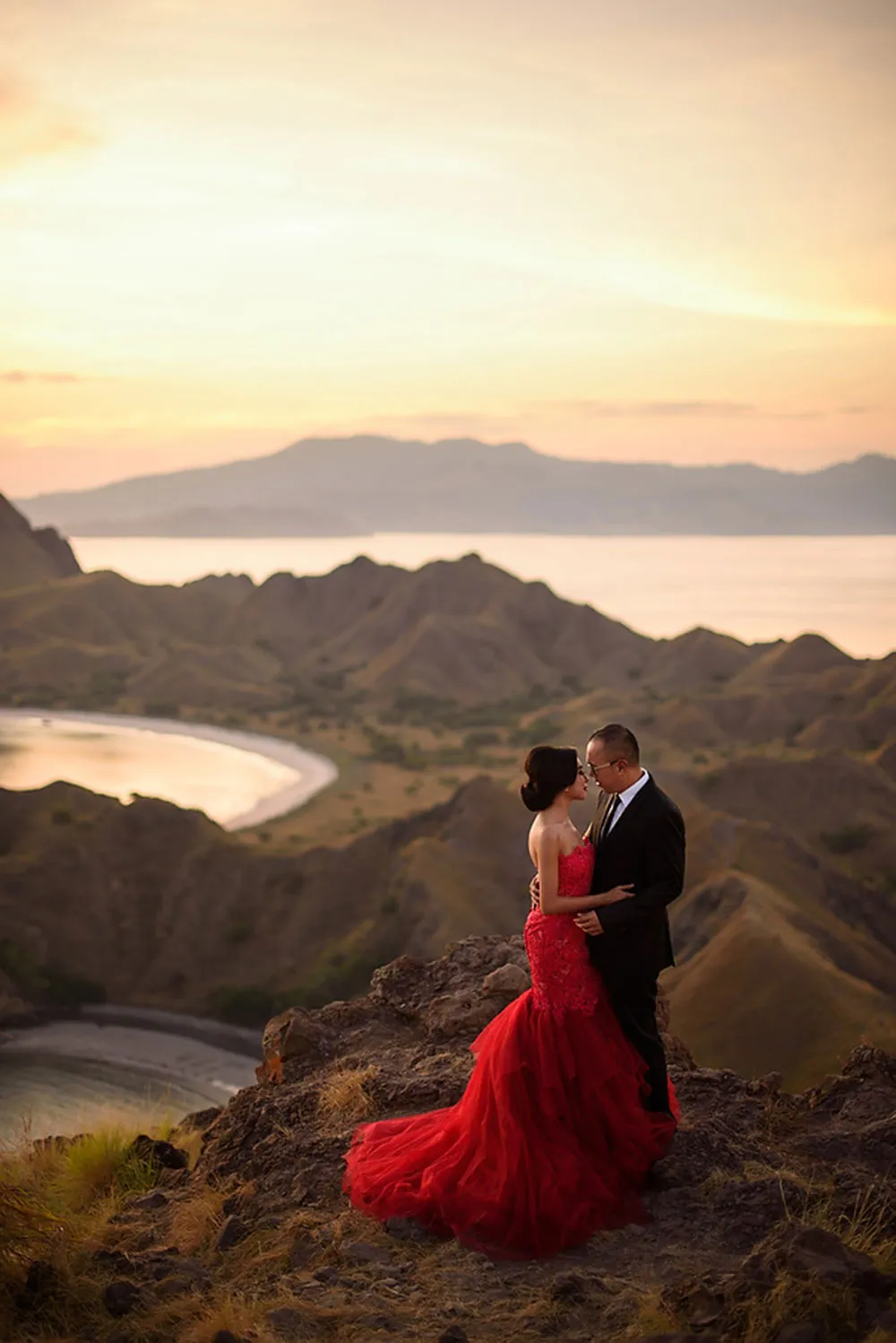 Photo by Gusde Photography. p://theweddingnotebook.com