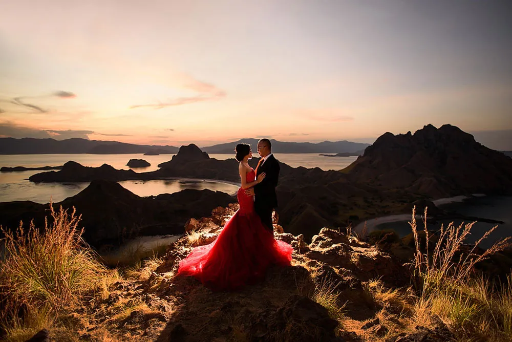 Photo by Gusde Photography. p://theweddingnotebook.com