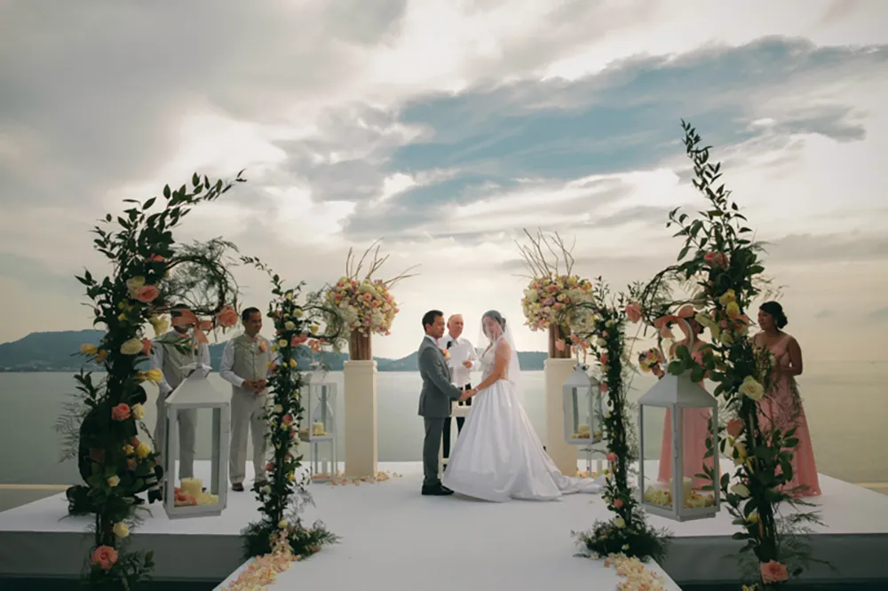 Photos by Cloud9 Imagery. theweddingnotebook.com