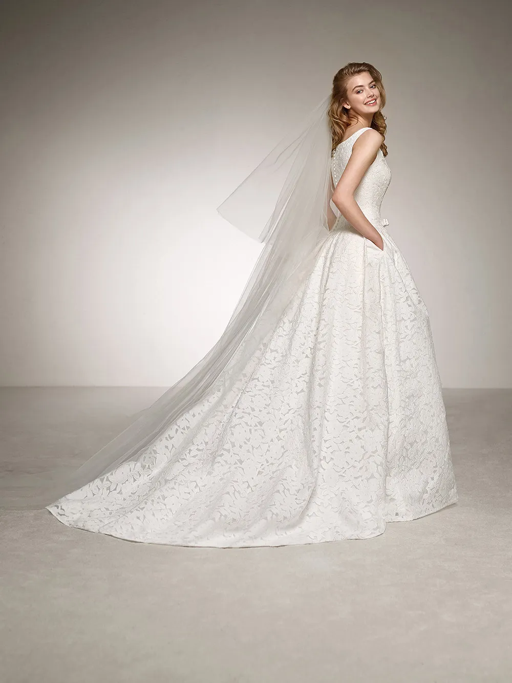 Deesa - Pronovias 2018 Bridal Collection. theweddingnotebook.com