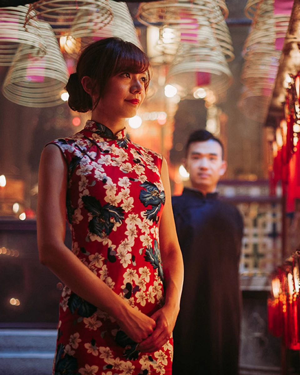 Qipao and Colour Pop Themes in Bridal Portraits Taken Amid the Spectacular Cityscape of Hong Kong