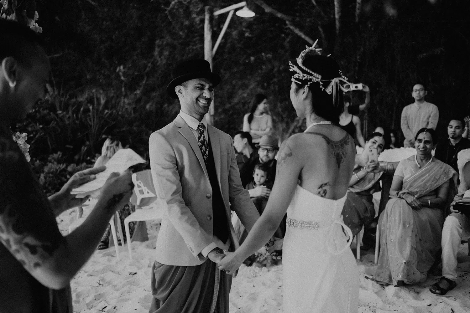 Funkydali Photography. theweddingnotebook.com