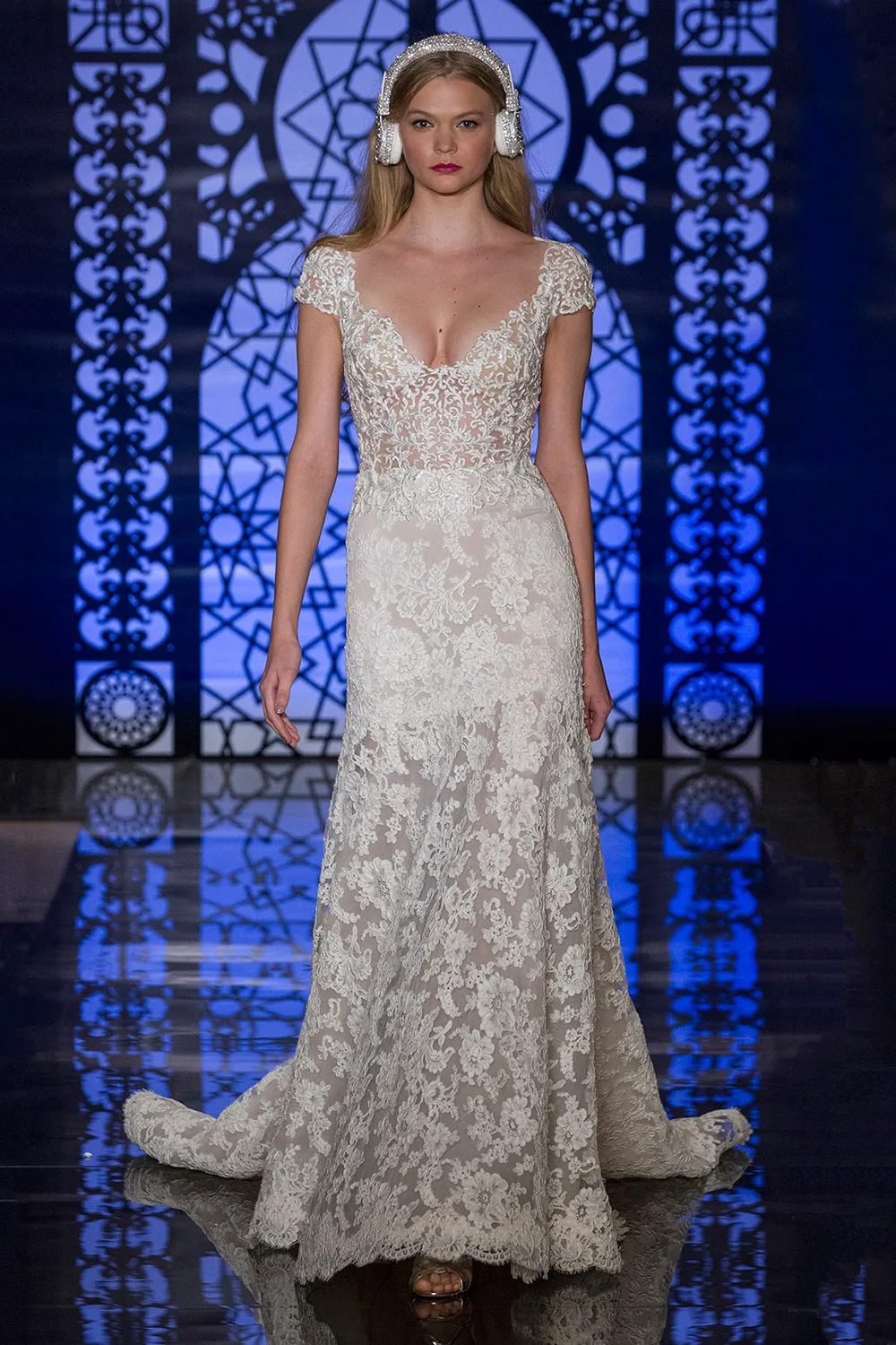 Reem Acra Fall 2016 Bridal Collection. theweddingnotebook.com